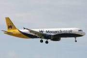 Falência da Monarch Airlines deixa milhares de passageiros sem voos
