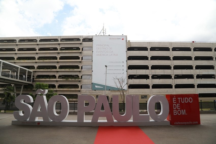 São Paulo wins declaration of love in first city symbol sculpture
