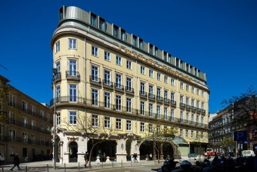 A Brasileira assinala 115 anos com inauguração do hotel Pestana Porto
