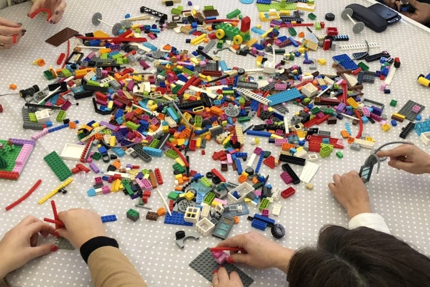 Lego Serious Play: aprender, a brincar
