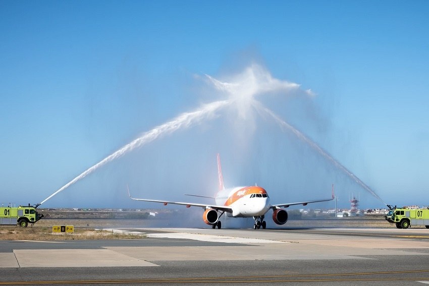 Nova rota da easyJet liga Faro a Nápoles ao longo do Verão