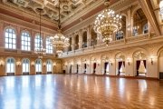 Praga investe no turismo de negócios