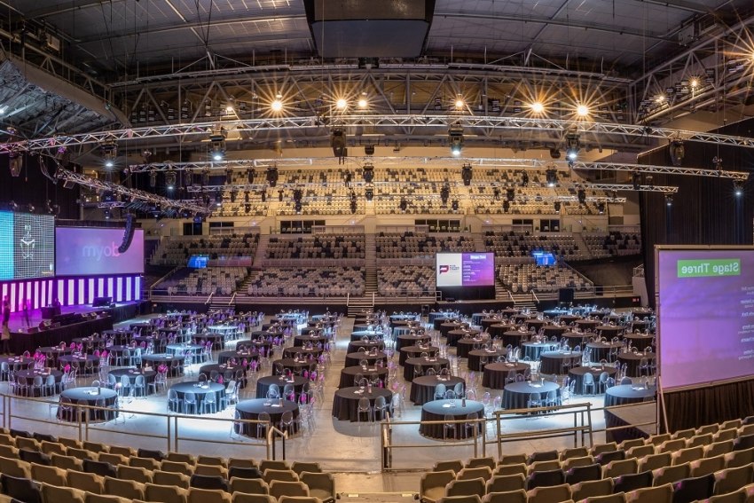 Como as arenas reinventam a experiência dos eventos de negócios