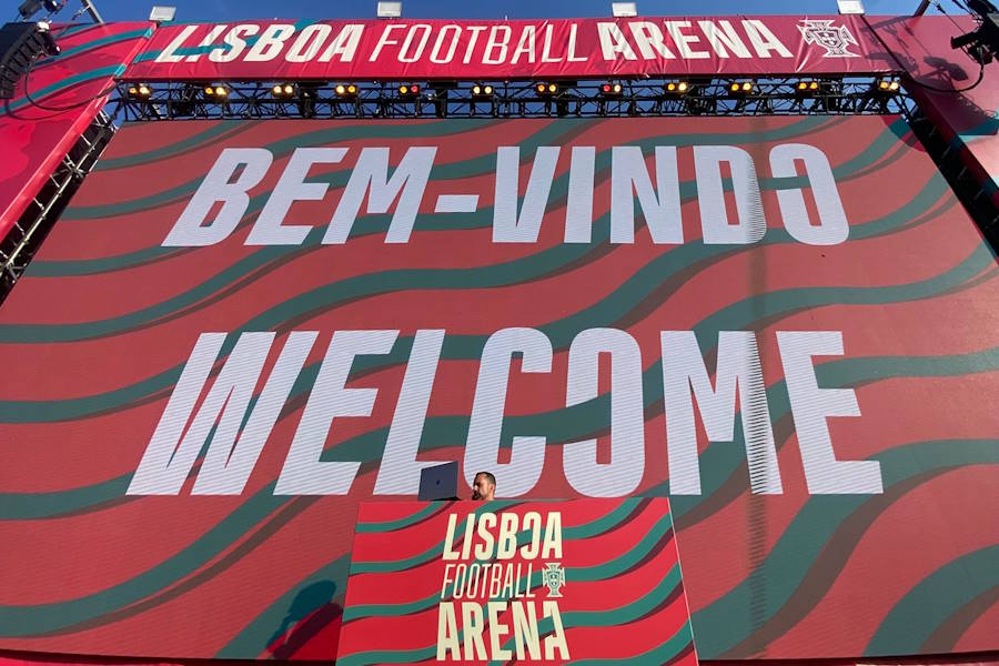 A Lisboa Football Arena está instalada no Terreiro do Paço