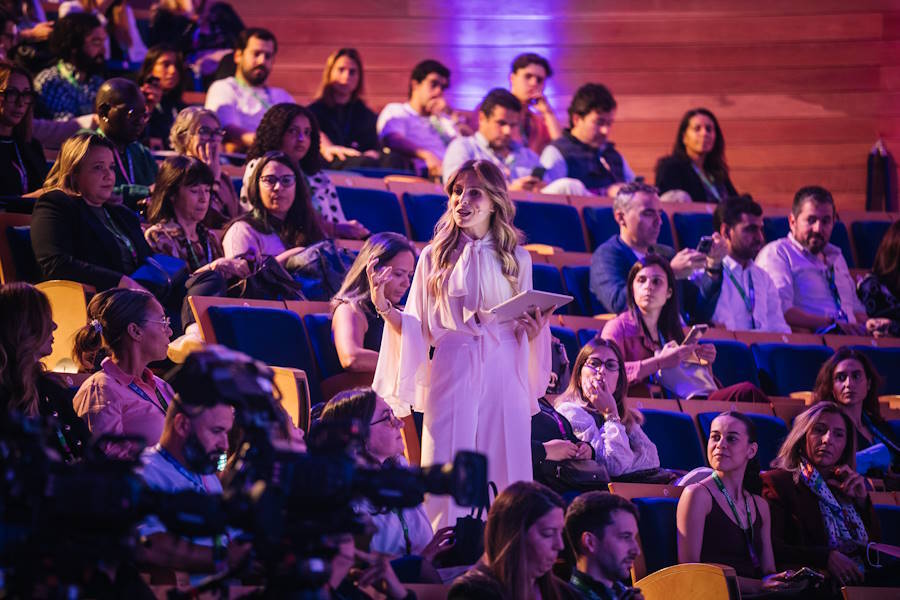 reinvent-the-event-2025-sessões-no-grande-auditório