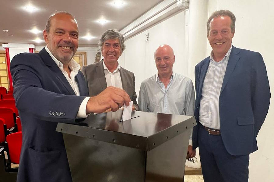 Raul Almeida foi eleito com 98,2% dos votos