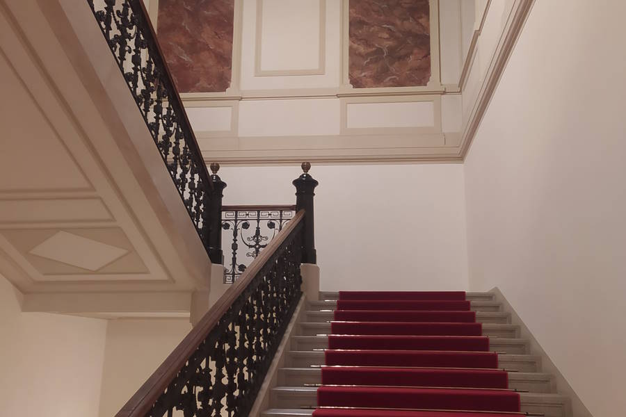 O NH Collection Carlo IV abriu pouco antes da pandemia. A sua escadaria é impressionante. 